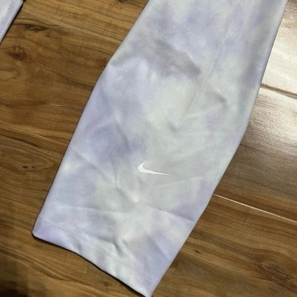 Nike‎ One Icon Clash Mid-Rise Crop Leggings Lilac White Women's 1X